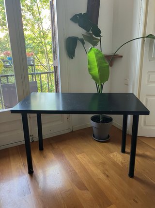 Escritorio Ikea Negro con Cajonera Blanca