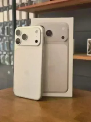 IPHONE 17 PRO MAX 256GB PLATA BATE 100% - 6 CICLOS