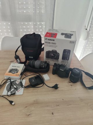 Canon EOS 550D + 2 objetivos + accesorios