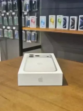 IPHONE 17 PRO MAX 256GB PLATA PRECINTADO