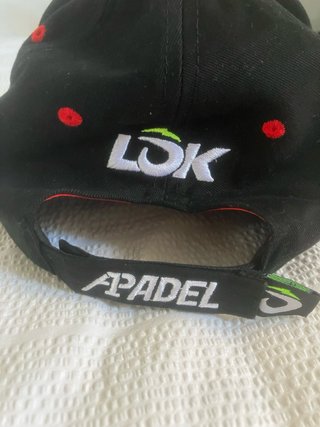 Gorra A1Padel negra y roja