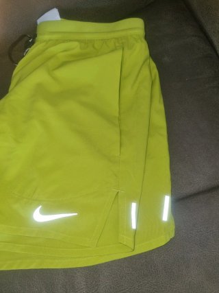 Nike Running Shorts Verdes Nuevos, con 3 bolsillos