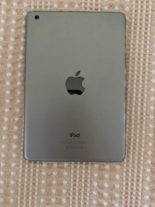iPad mini 1  MF432TY/A con cable y funda original