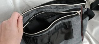 Bolso Hombro Pucca Gris y Rojo