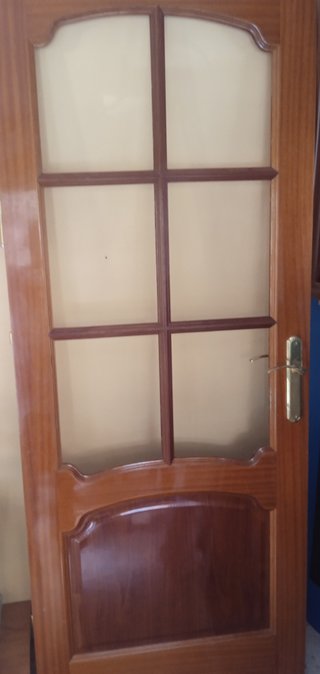 Puerta madera con cristal