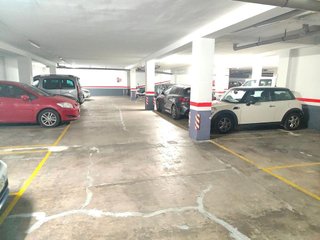 Garaje en venta en Sants-Badal en Barcelona