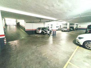 Garaje en venta en Sants-Badal en Barcelona