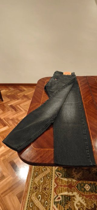 PANTALÓN LEVI'S 502, CABALLERO, NEGRO CARBÓN, W33.