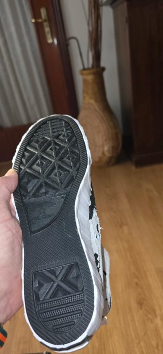 Converse All Star bianche e nere con stampa
