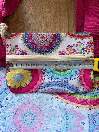 Bolso de playa multicolor con monedero