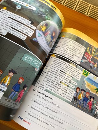 Time Traveller 5 Students Book Qr