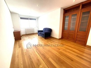 Piso en venta en Plaza España - Villa Pilar - Reyes Católicos - Vadillos en Burgos