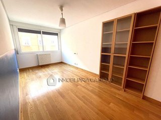 Piso en venta en Plaza España - Villa Pilar - Reyes Católicos - Vadillos en Burgos