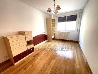 Piso en venta en Plaza España - Villa Pilar - Reyes Católicos - Vadillos en Burgos
