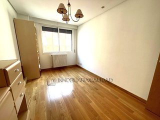 Piso en venta en Plaza España - Villa Pilar - Reyes Católicos - Vadillos en Burgos