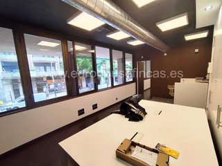 Oficina en alquiler en Sants en Barcelona