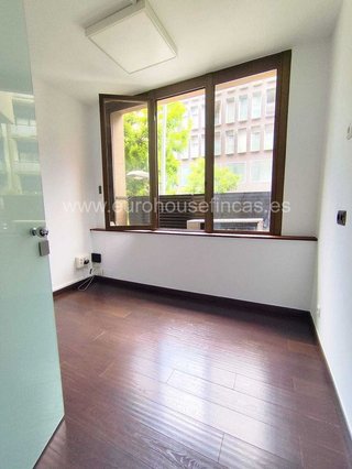 Oficina en alquiler en Sants en Barcelona