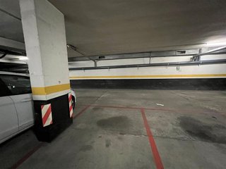 Garaje en venta en Sant Andreu de Palomar en Barcelona