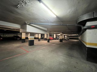 Garaje en venta en Sant Andreu de Palomar en Barcelona
