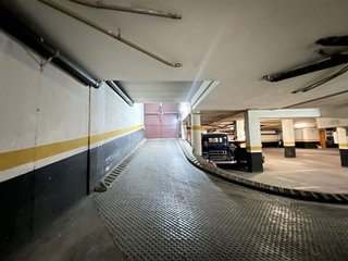 Garaje en venta en Sant Andreu de Palomar en Barcelona