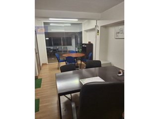 Oficina en alquiler en Castrelos - Sardoma en Vigo