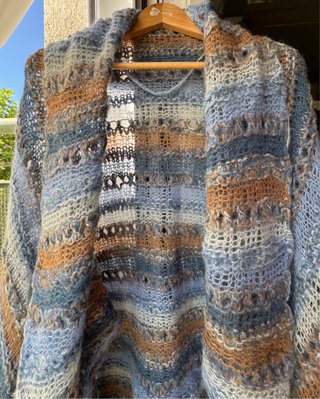 Chaqueta poncho lana natural hecha a mano