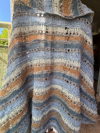Chaqueta poncho lana natural hecha a mano