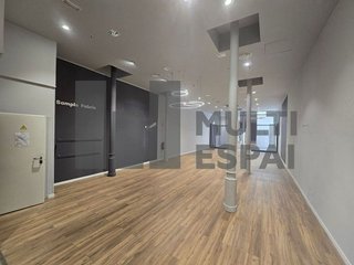 Local comercial en alquiler en La Dreta de l'Eixample en Barcelona