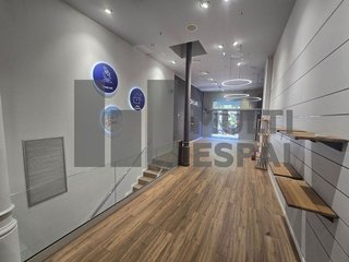 Local comercial en alquiler en La Dreta de l'Eixample en Barcelona