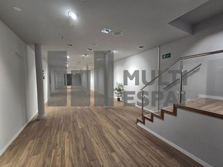 Local comercial en alquiler en La Dreta de l'Eixample en Barcelona