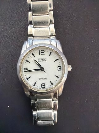 Reloj Citizen Eco-Drive Sapphire Esfera Blanca