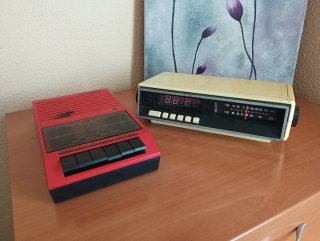Reproductor MK 250 y Radio Despertador