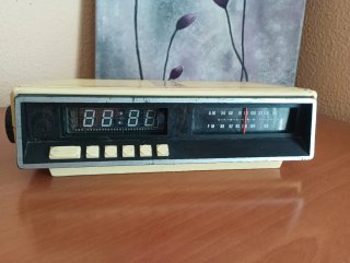 Reproductor MK 250 y Radio Despertador