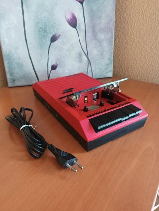 Reproductor MK 250 y Radio Despertador