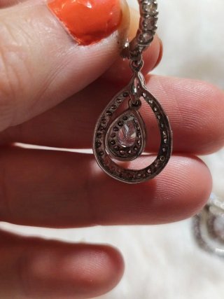 Pendientes estilo antiguo con circonitas