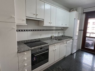 Piso en alquiler en Ermitagaña - Mendebaldea en Pamplona