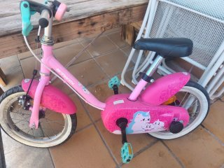 Bicicleta infantil rosa Btwin 14 pulgadas