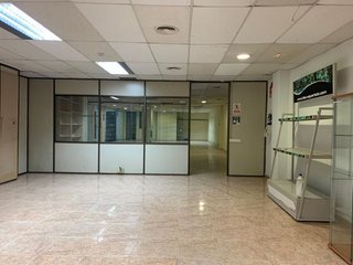 Local comercial en venta en El Guinardó en Barcelona