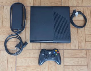 Xbox 360 Super Slim 250GB + 3 Juegos