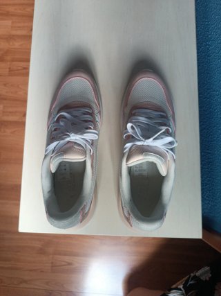 Zapatillas Puma rosas y blancas