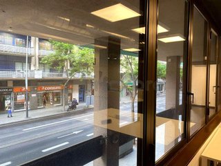 Oficina en alquiler en Sants en Barcelona