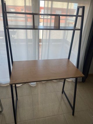 Escritorio con estantería madera y metal 142x84x46