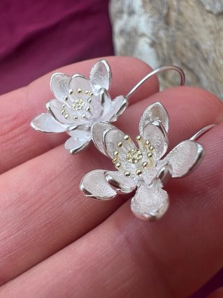 Orecchini fiore in argento