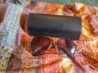 Gafas de sol Guess Aviador Doradas Marrones