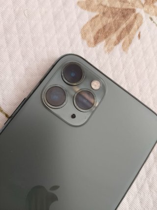 iPhone 11 Pro 64GB Verde + Funda Roja