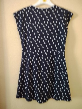Vestido azul con lunares de El corte inglés