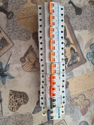 Magnetotermicos Hager y Legrand.  PRECIO UNIDAD.