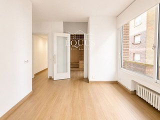 Oficina en alquiler en Les Tres Torres en Barcelona
