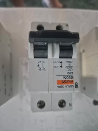 Interruptores automáticos Merlin Gerin