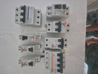 Interruptores automáticos Merlin Gerin